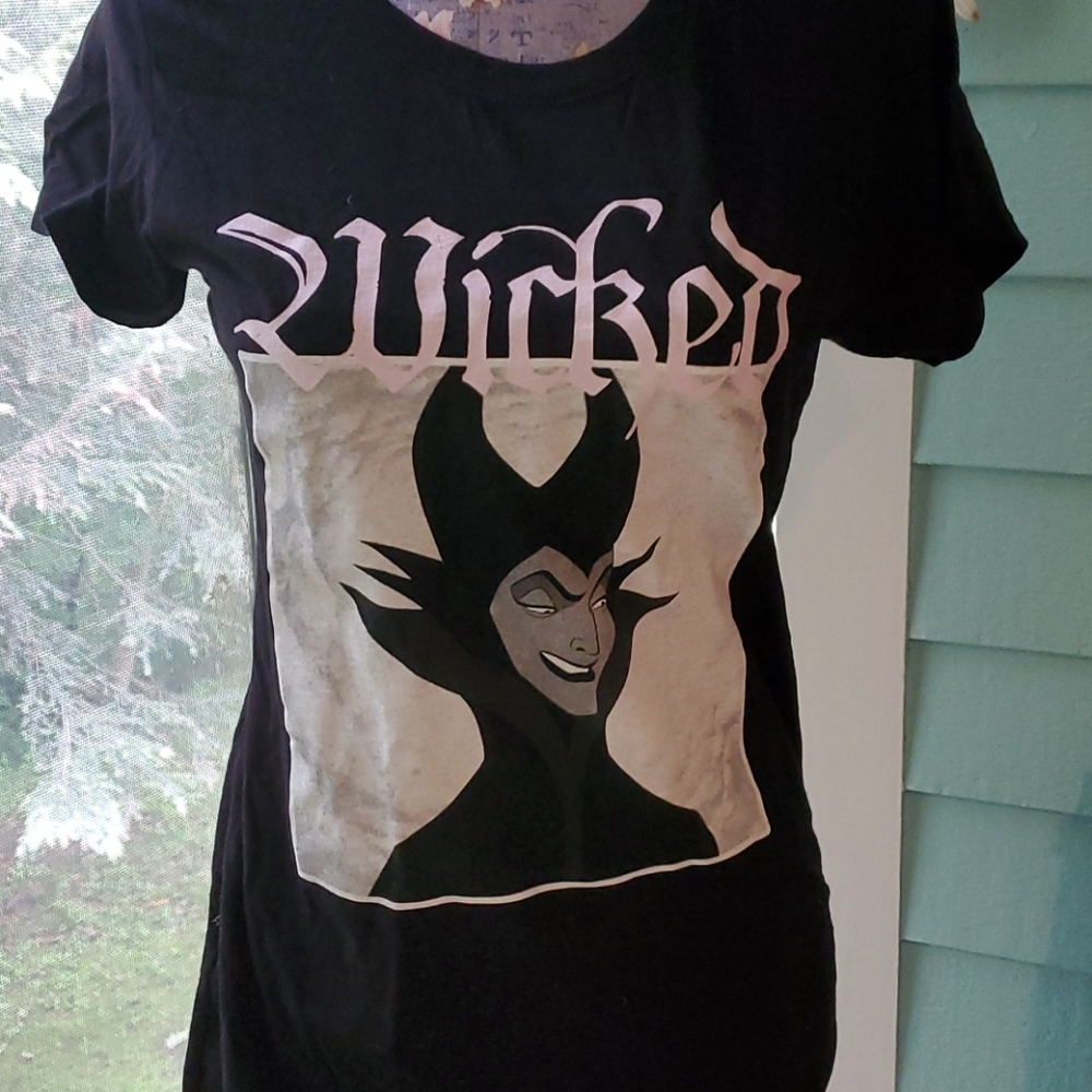 Disney villains maleficent ladies tee shirt M